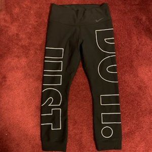 Nike Dry Fit Capri Leggings Size XS 20" Inseam